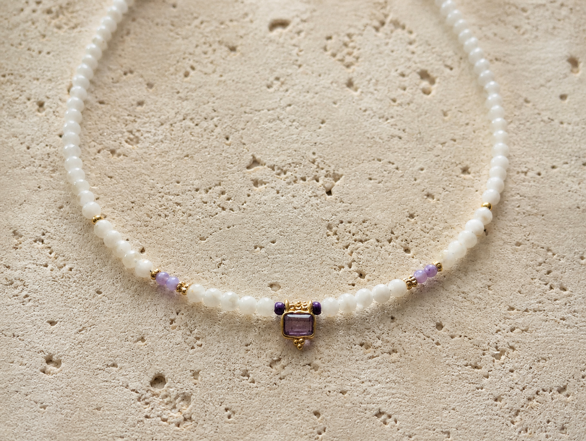 Maansteen kralenketting met gouden amethist-hanger